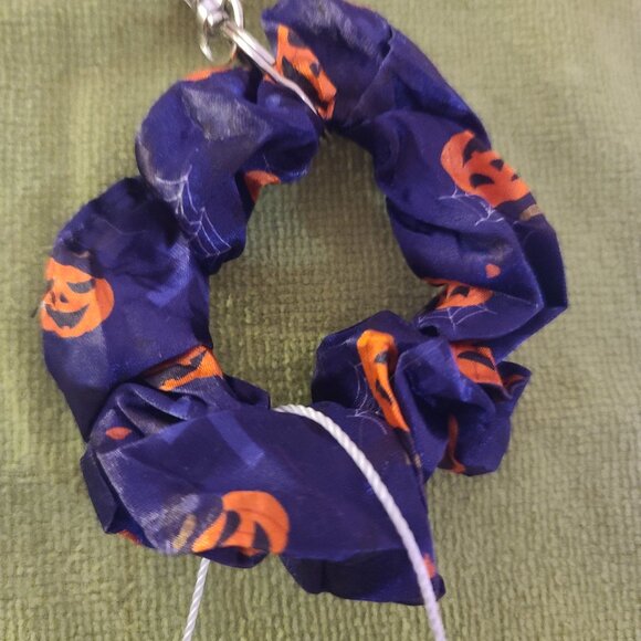 Scrunchie Halloween Themed Wristlet Keyring - Picture 2 of 3